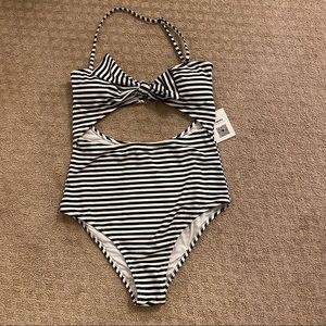 NWT Cupshe striped one-piece with cutout